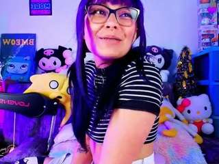 marceliinee's CamSoda show and profile