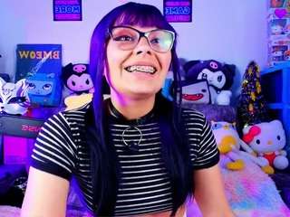 marceliinee's CamSoda show and profile