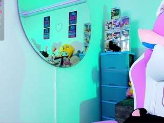 MARCELINE live webcam show