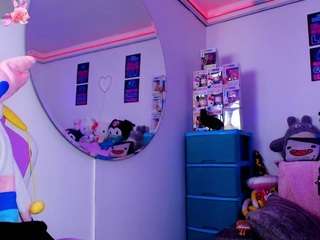 MARCELINE live cam preview