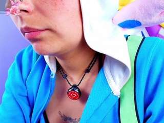 le modèle marceliinee est en webcam porno dans un show sur le site camsoda, il possède les tags suivants: ahegao,skinny,neon hair,nipple piercings,no drinking,no smoking,petite,public,pussy,sexy,shaved pussy,small tits,anal,spank,squirt,strip,striptease,tattoos,tease,teen 18