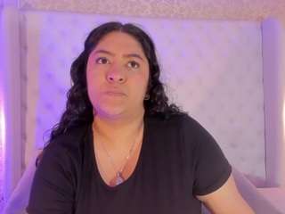 leoniewinters, female webcam model,  years old, on live webcam