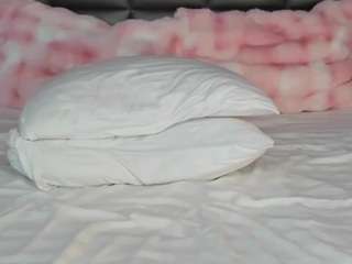 anaisbloom's CamSoda show and profile