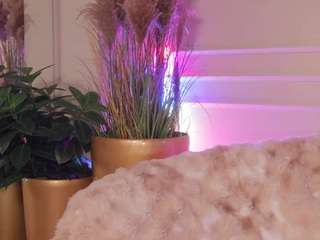AnaisBloom live cam preview