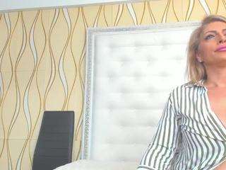 karissia webcam model