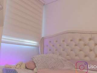 valeria-sanz Live Webcam on CamSoda