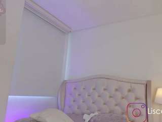 valeria-sanz Live Webcam on CamSoda