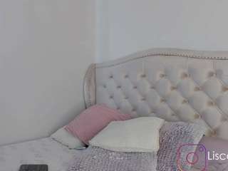 valeria-sanz Live Webcam on CamSoda