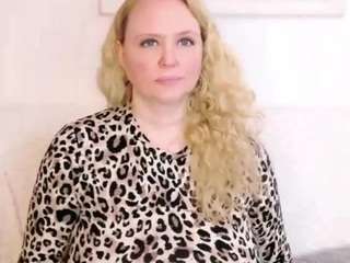 laurasky Live Webcam on CamSoda