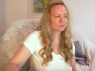 LauraSky's Live Sex Cam Show