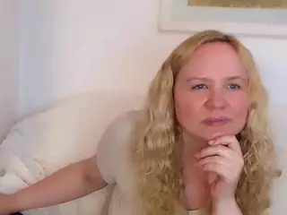 LauraSky's Live Sex Cam Show