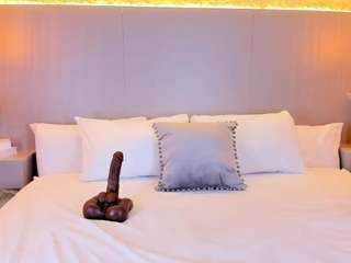 natalia-20's CamSoda show and profile