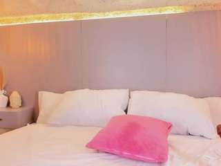 natalia-20 live cam preview