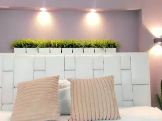 natalia-20's Live Sex Cam Show