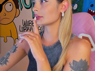 lyannaa Live Webcam on CamSoda