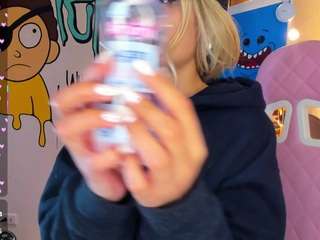 lyannaa Live Webcam on CamSoda