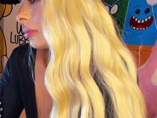 lyannaa Live Webcam on CamSoda