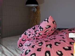 lyannaa Live Webcam on CamSoda