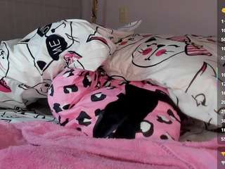 lyannaa webcam model