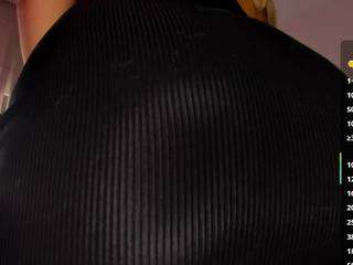 Live webcam model lyannaa on Soda Cams