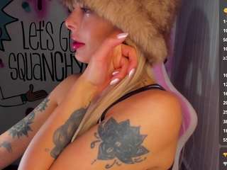 lyannaa Live Webcam on CamSoda