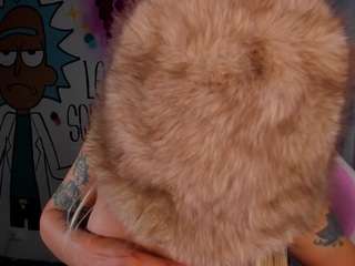 lyannaa Live Webcam on CamSoda