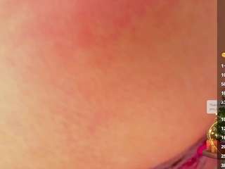 lyannaa Live Webcam on CamSoda