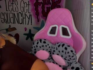 lyannaa Live Webcam on CamSoda