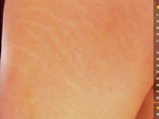 lyannaa Live Webcam on CamSoda