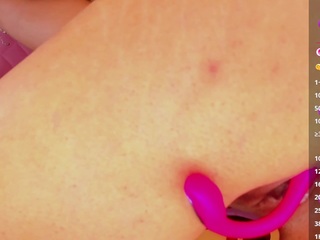 lyannaa Live Webcam on CamSoda