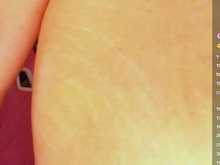 lyannaa Live Webcam on CamSoda