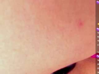 lyannaa Live Webcam on CamSoda