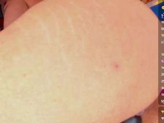 lyannaa Live Webcam on CamSoda