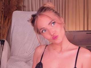 Live webcam model daintydell on Soda Cams