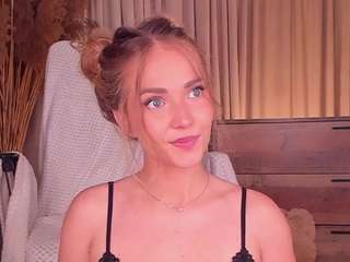 Live webcam model daintydell on Soda Cams