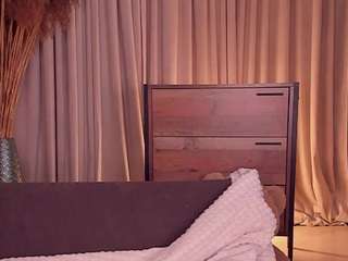 Live webcam model daintydell on Soda Cams