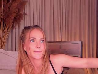 Live webcam model daintydell on Soda Cams