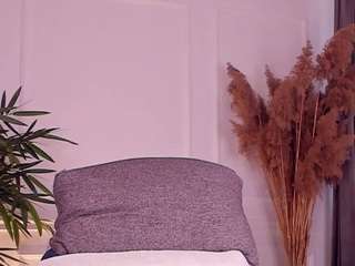 Live webcam model daintydell on Soda Cams