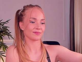 daintydell's CamSoda show and profile