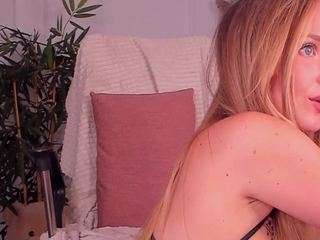 daintydell live webcam show
