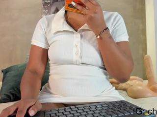  kate-winsley chat room