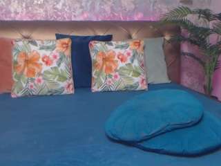 LindaMaia live cam preview