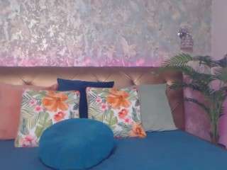 LindaMaia live cam preview