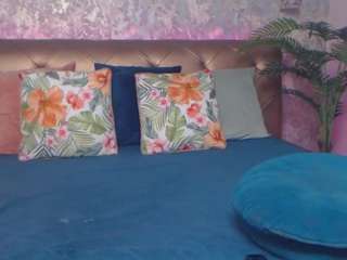 LindaMaia live cam preview