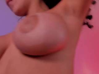 anisabinnaz Live Webcam on CamSoda
