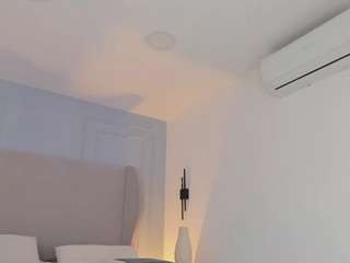 Live webcam model chloedee on Soda Cams