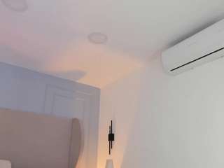 Live webcam model chloedee on Soda Cams