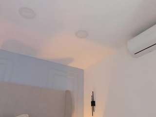 Live webcam model chloedee on Soda Cams