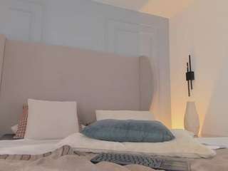 chloedee's CamSoda show and profile