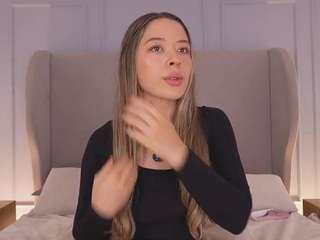 Chloe Dee